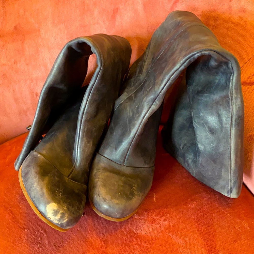 Used ugg boots with scuff.